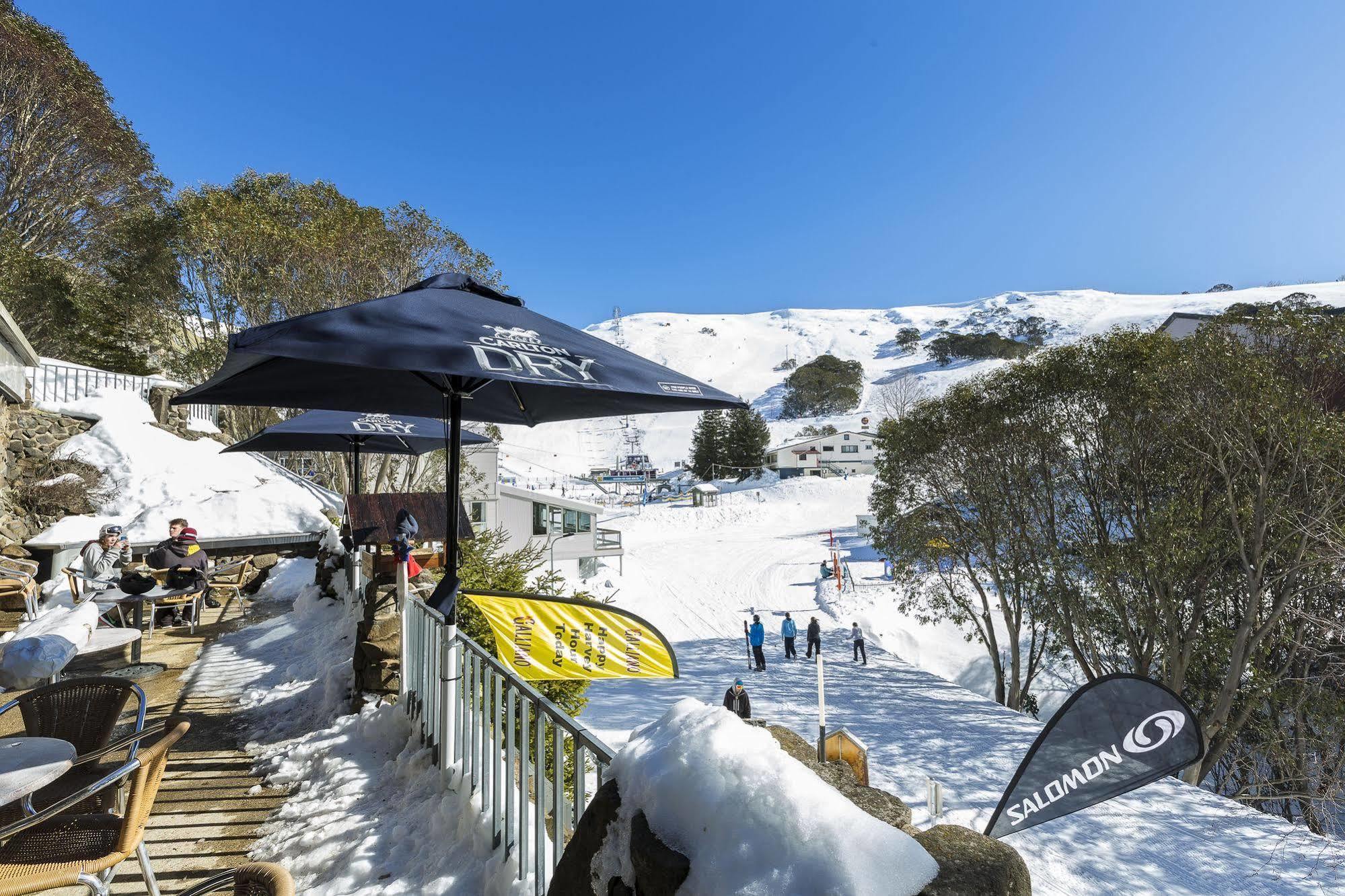 Falls Creek Hotel Bagian luar foto